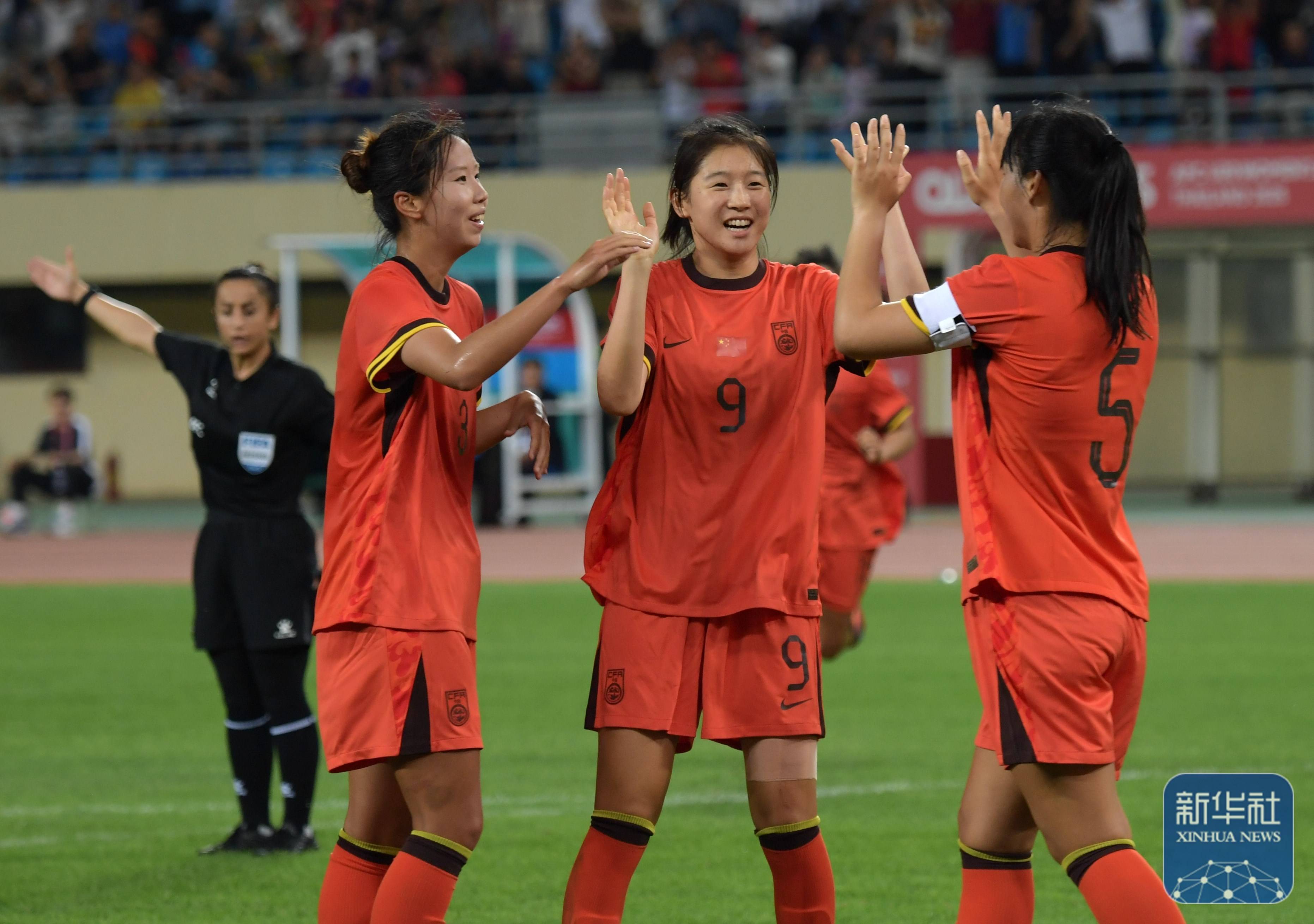 国际足球盛宴，女子队伍斩获佳绩！的简单介绍