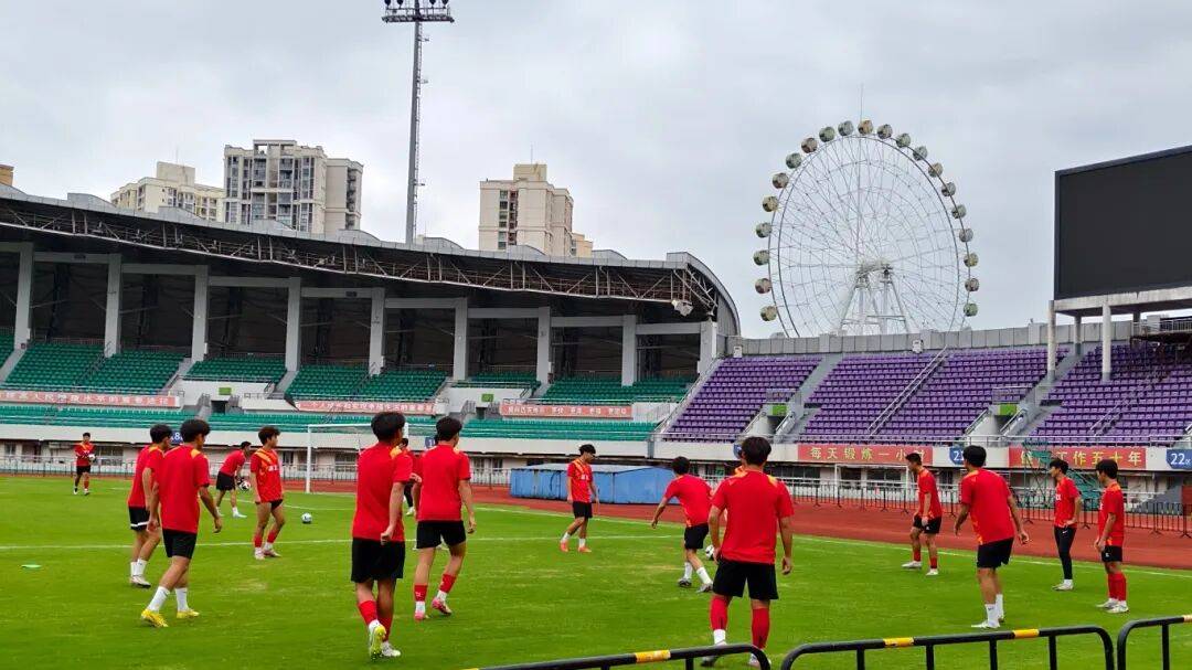 拼搏比赛取得压倒性优势,激发球队团队斗志的简单介绍 拼搏比赛取得压倒性优势,激发球队团队斗志的简单介绍