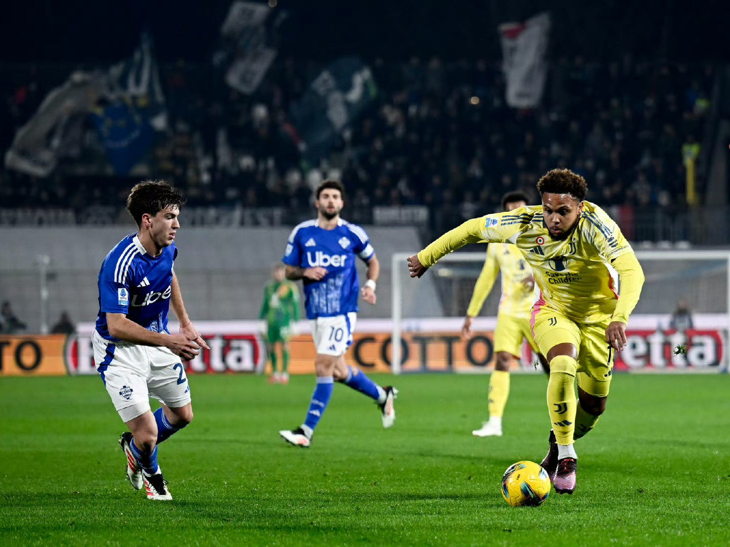 尤文图斯客场憾负那不勒斯,告负收场的简单介绍 尤文图斯客场憾负那不勒斯,告负收场的简单介绍