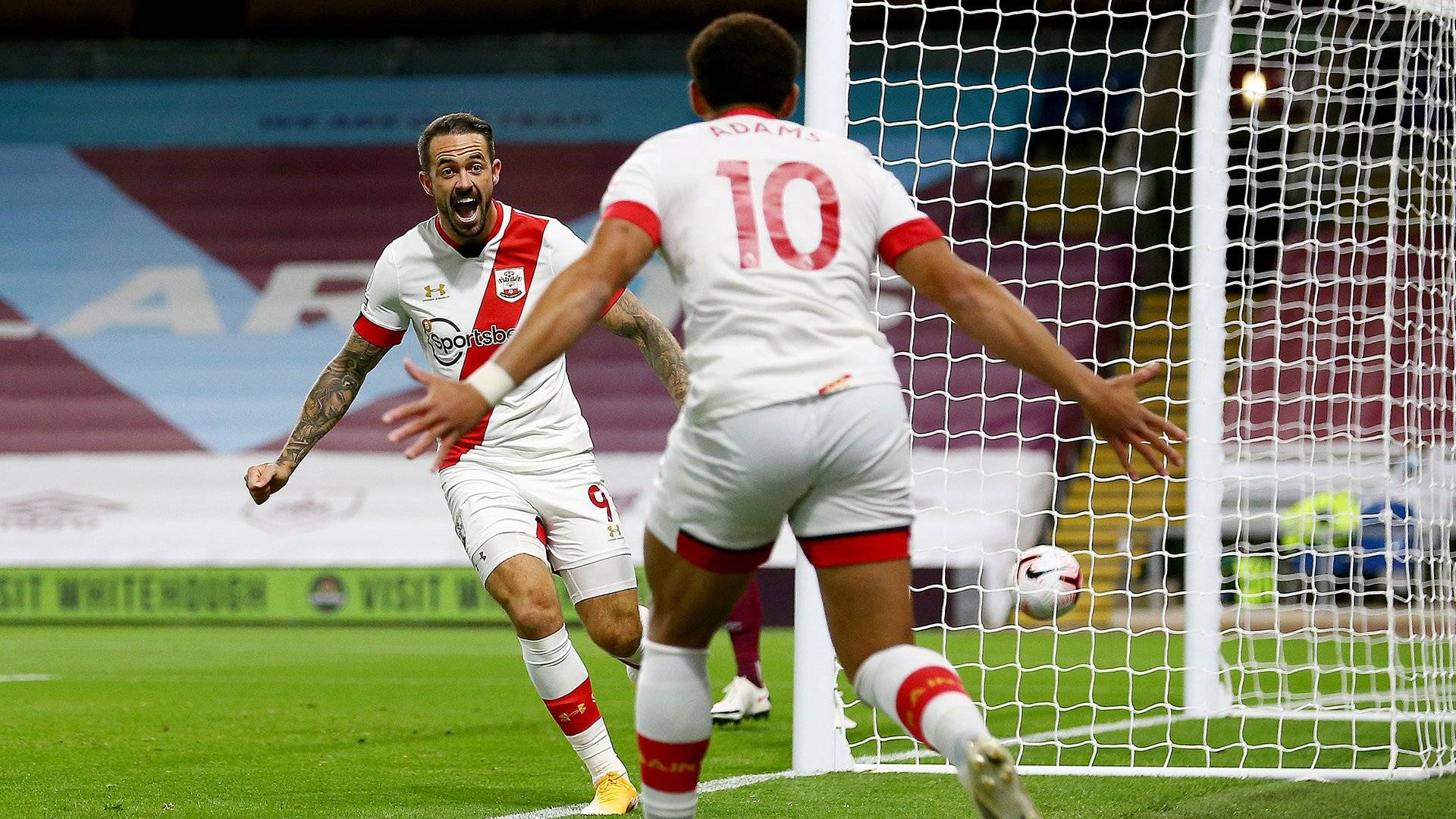 包含南安普顿客场惜败富勒姆，遭遇两连败的词条