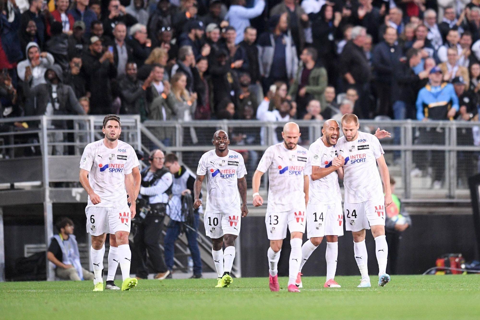 关于兰斯客场大胜亚眠,取得胜利的信息 关于兰斯客场大胜亚眠,取得胜利的信息