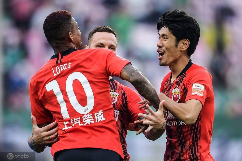 克罗托内客场告捷，豪取大胜