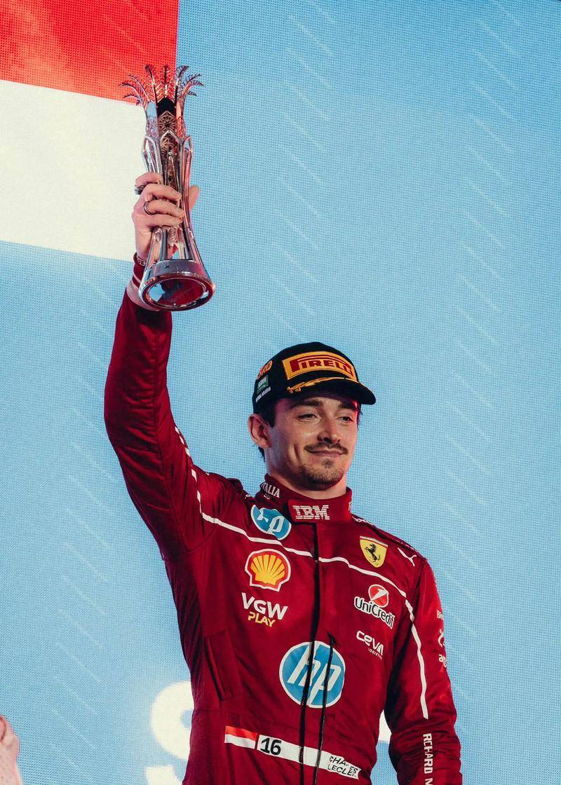 包含雷诺车队险胜红牛车队，勒克莱尔高光表现的词条