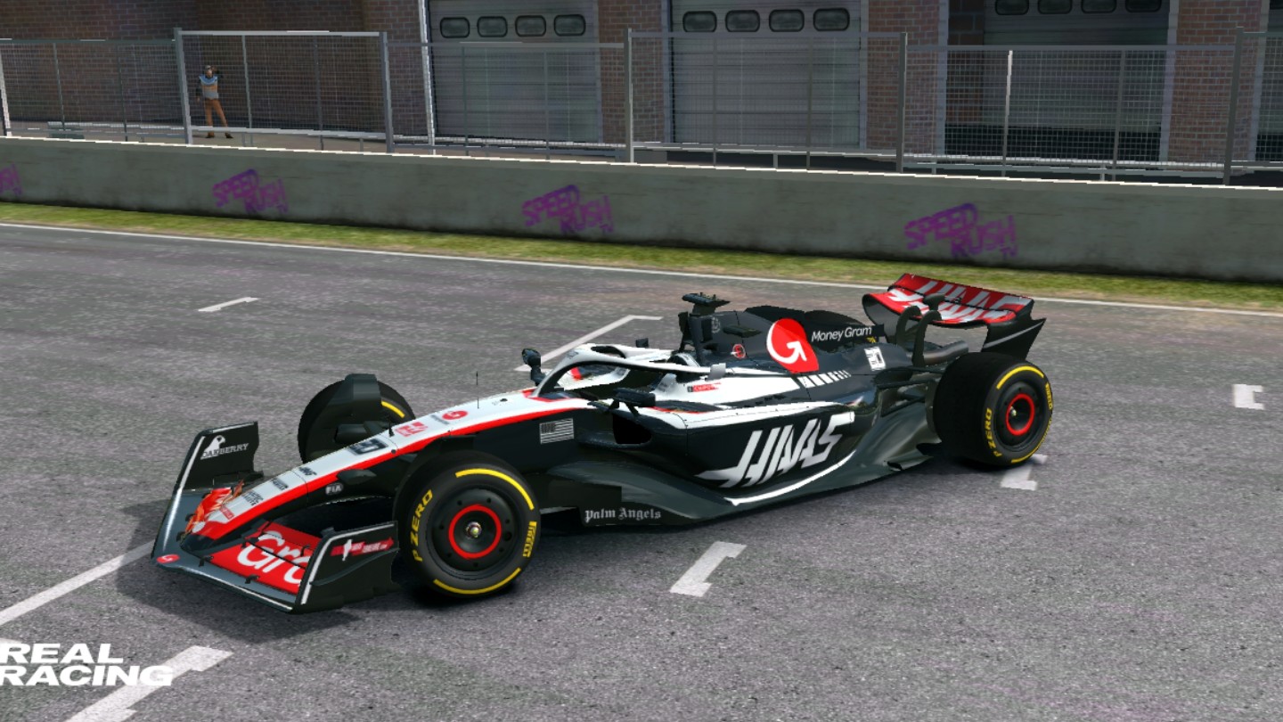 关于红牛车队逆转哈斯车队，汉密尔顿带队取胜的信息