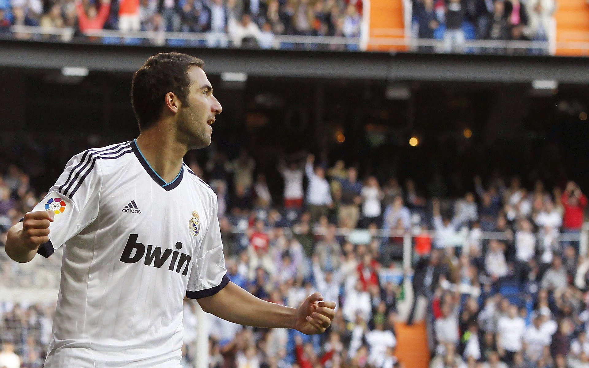 苏格兰高地迷雾中的曼城灯塔，德布劳内如何用一记非巴萨式进球，终结了巴萨的传控迷梦