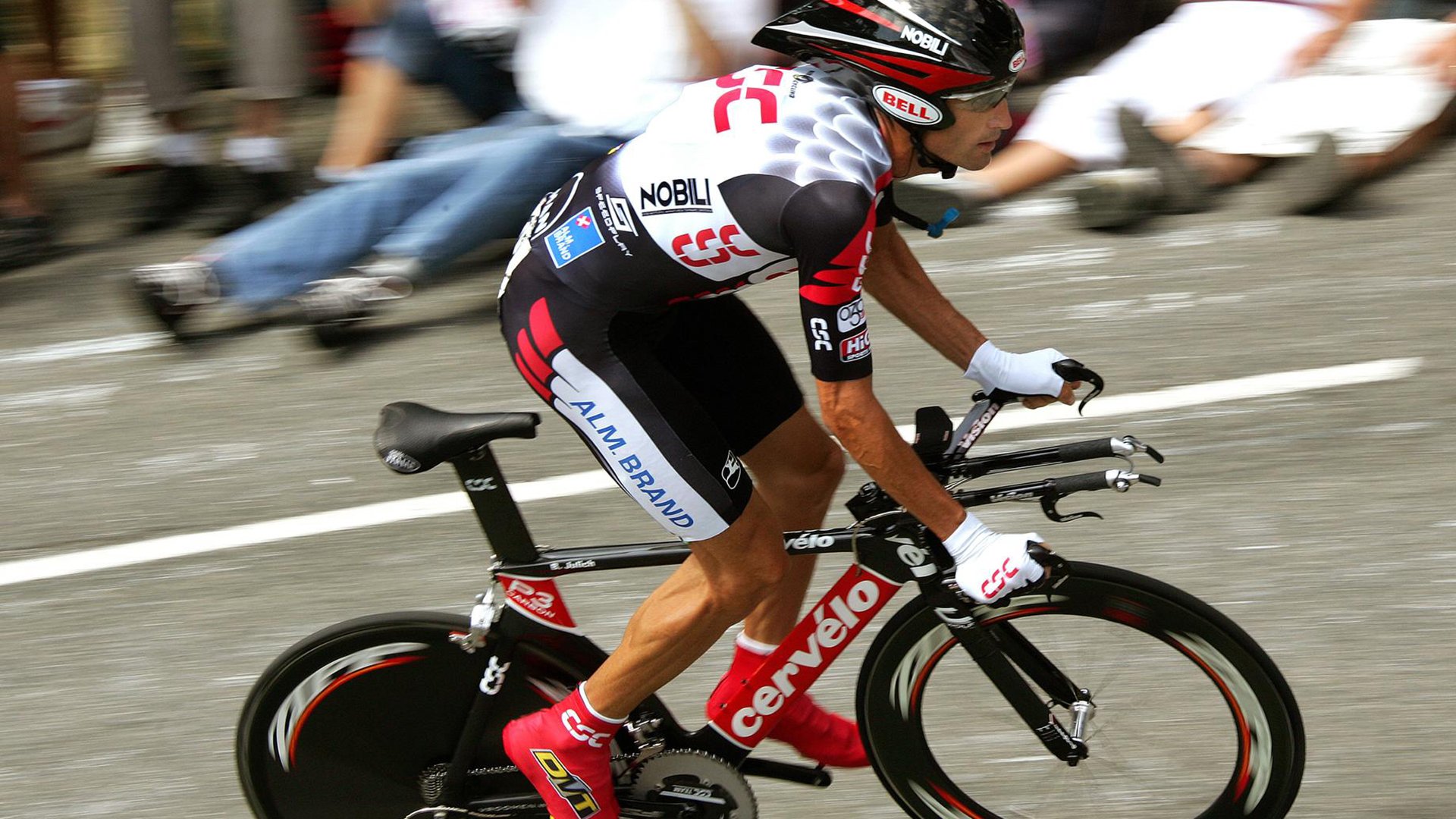 拉什福德攻防两端的统治力，喀麦隆如何正面击溃瑞典的战术神话