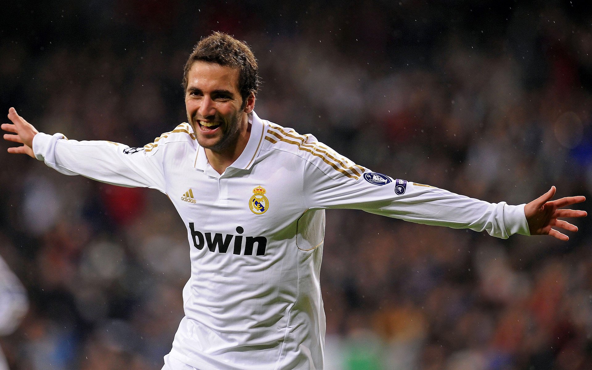 哥斯达黎加铁桶阵锁死卡塔尔，伊布替补登场引爆全场